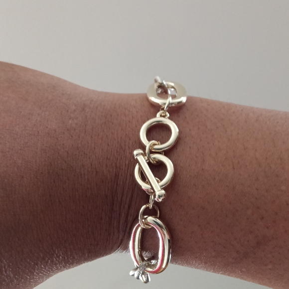 MX Signature Collection Toggle Bracelet - Picture 3 of 4